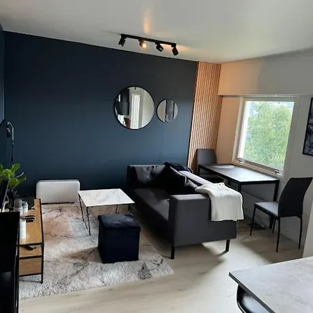 Apartment Sentral Liten I Blokk Med Parkering *